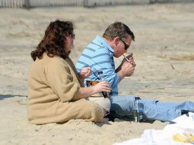 法国将禁止在所有海滩吸烟，以创造“无烟一代”