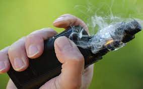 世卫组织寻求将电子烟和吸烟等同起